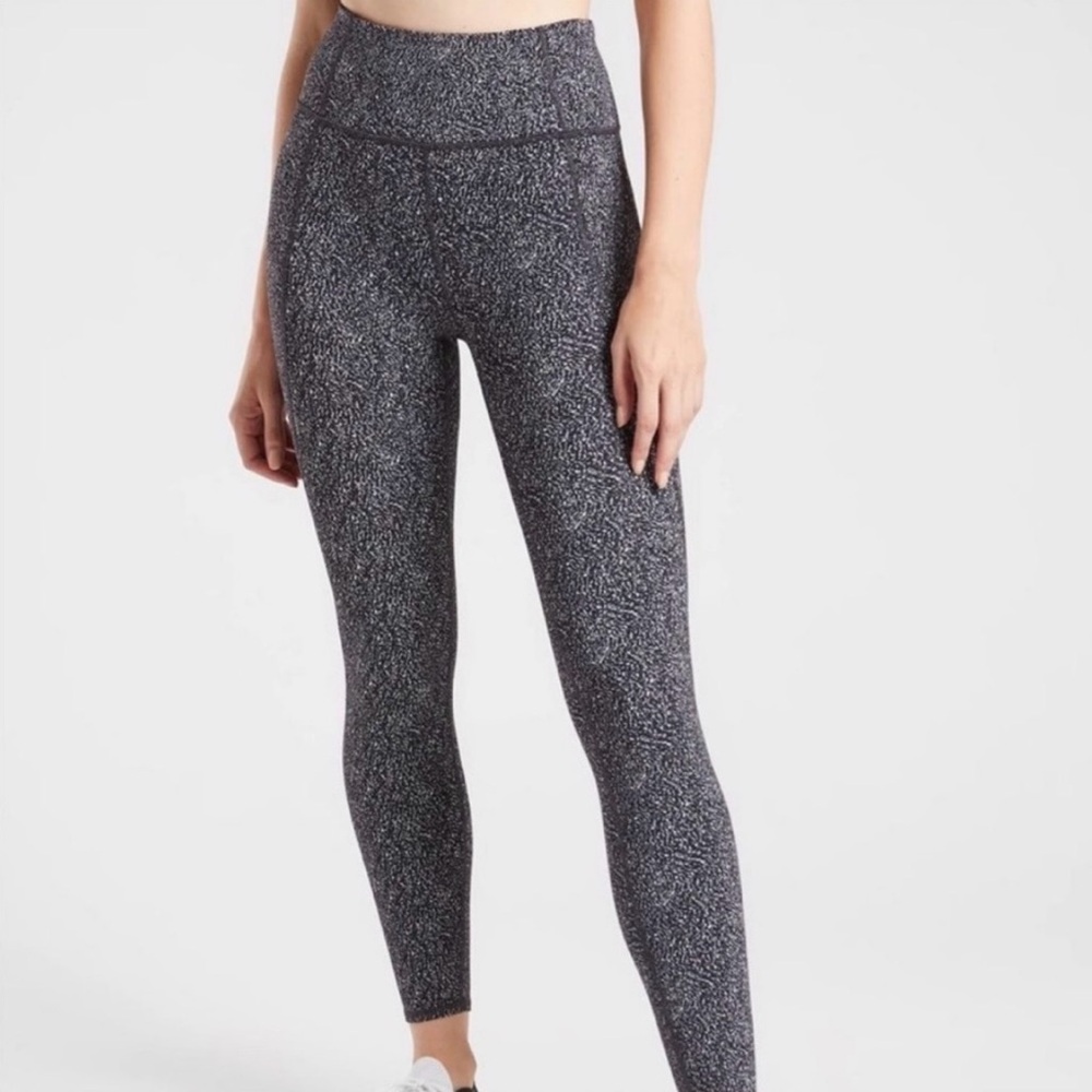 Athleta Lightning Static‎ 7/8 Tight Size XS Black And White Side Pockets